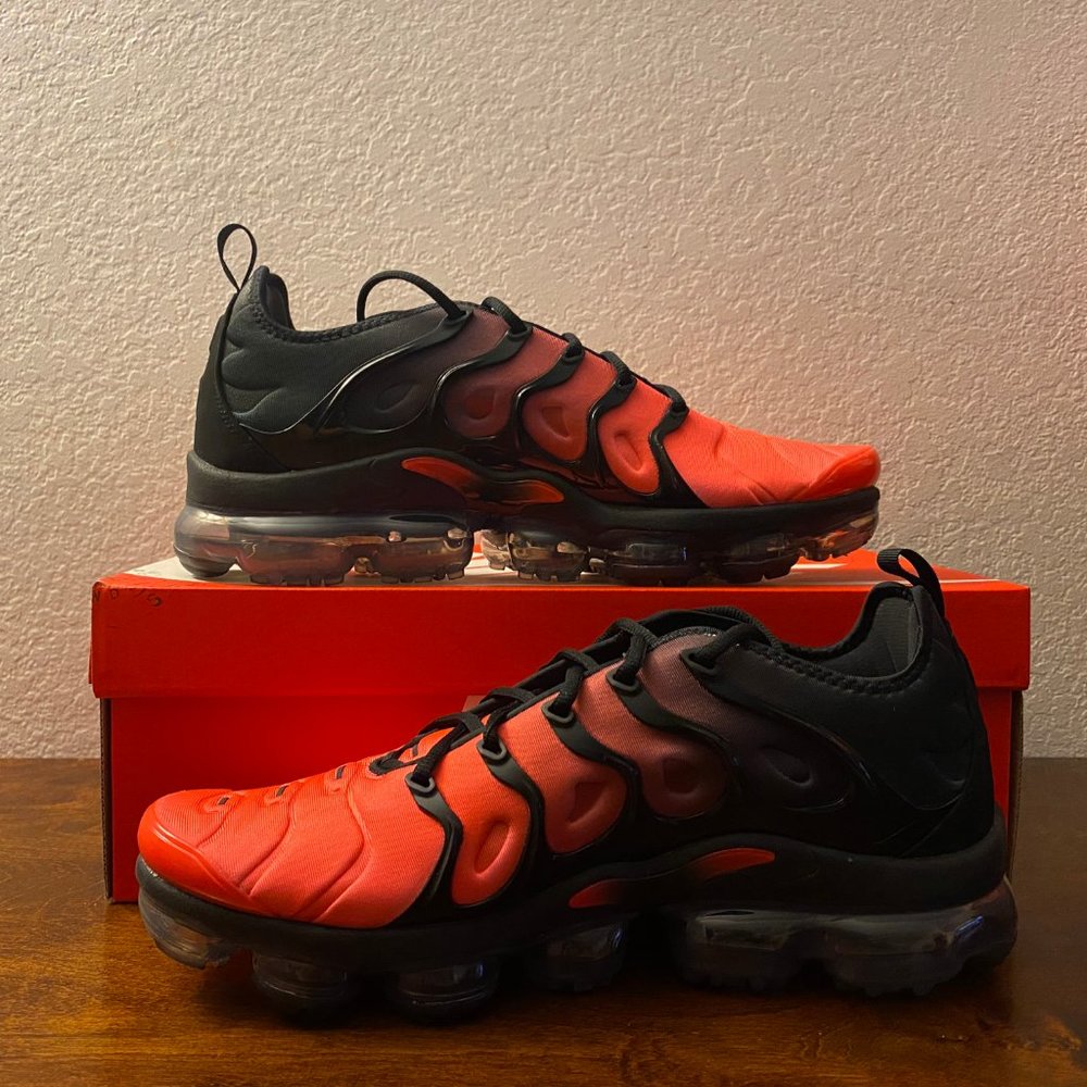Nike Air VaporMax Plus Black Crimson Gradient Red Running Shoes DZ4857-001 Sz 12 - Picture 2 of 7